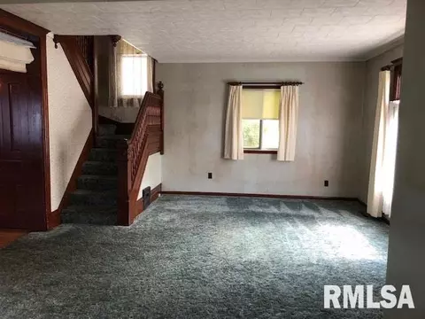 310 E 5th St, Gridley, IL 61744 photo 2