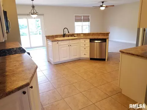3309 S Thorncrest Ct, Mapleton, IL 61547 photo 9
