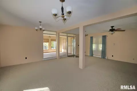704 Keeling Ct, Canton, IL 61520 photo 15