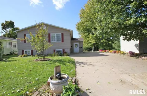 704 Keeling Ct, Canton, IL 61520 photo 1