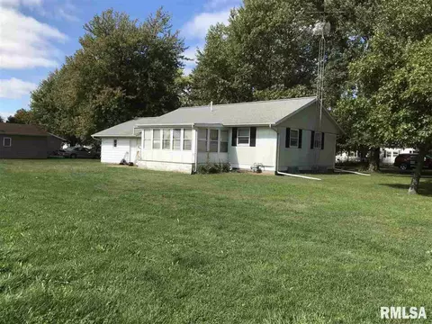 201 Buzzy St, Ipava, IL 61441 photo 3