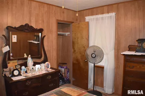 1092 E Ash St, Canton, IL 61520 photo 10