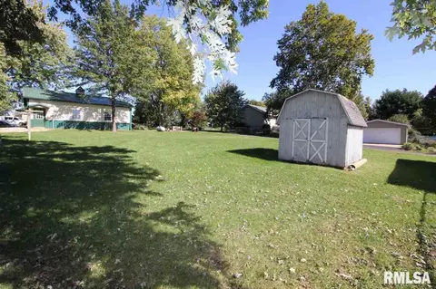 207 N Locust St, Delavan, IL 61734 photo 34