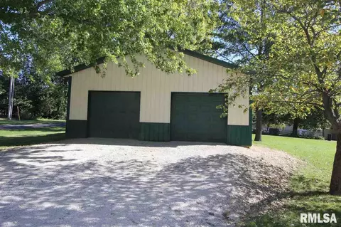 207 N Locust St, Delavan, IL 61734 photo 35