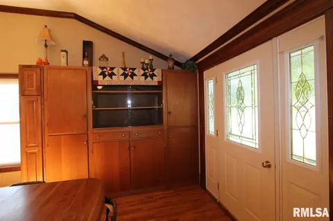 207 N Locust St, Delavan, IL 61734 photo 14