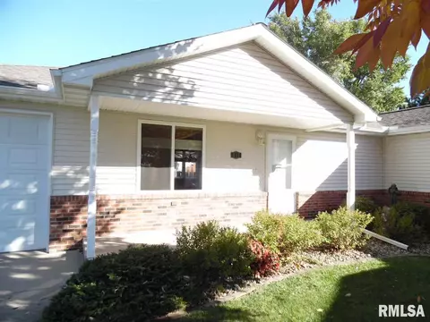 111 Easy St, Washington, IL 61571 photo 2