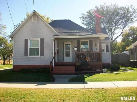 936 Elm St, Canton, IL 61520 photo 1