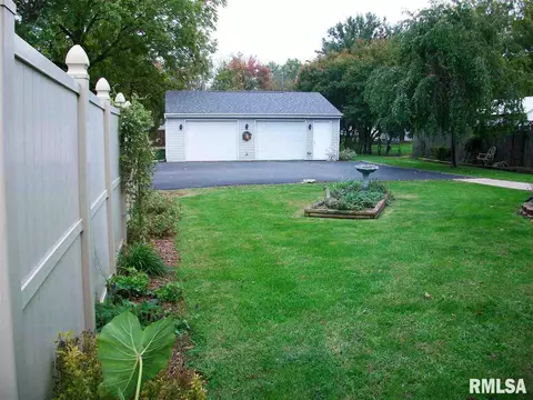 936 Elm St, Canton, IL 61520 photo 34
