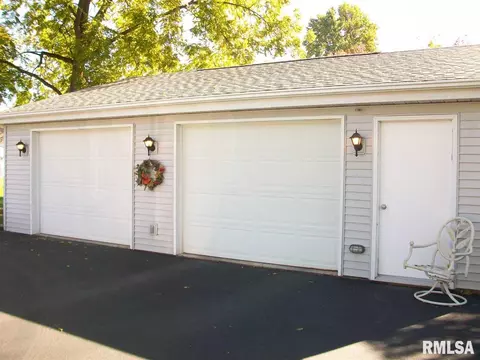 936 Elm St, Canton, IL 61520 photo 24