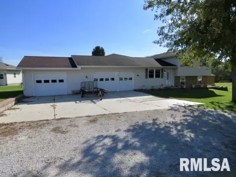 219 Dennis Dr, Eureka, IL 61530 photo 8