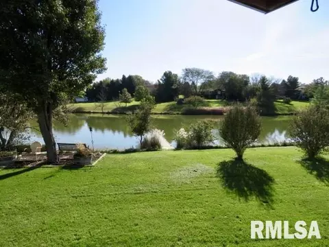 219 Dennis Dr, Eureka, IL 61530 photo 3