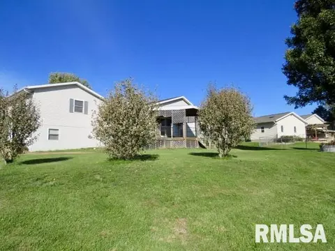 219 Dennis Dr, Eureka, IL 61530 photo 5
