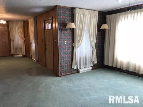 200 W Gilman, Secor, IL 61771 photo 11