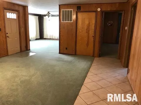 200 W Gilman, Secor, IL 61771 photo 7