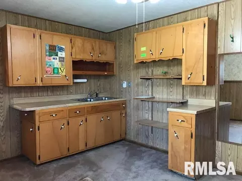 200 W Gilman, Secor, IL 61771 photo 15