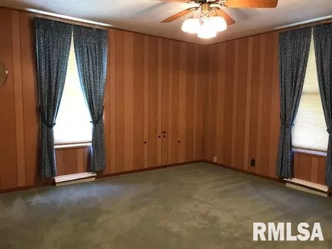 200 W Gilman, Secor, IL 61771 photo 16