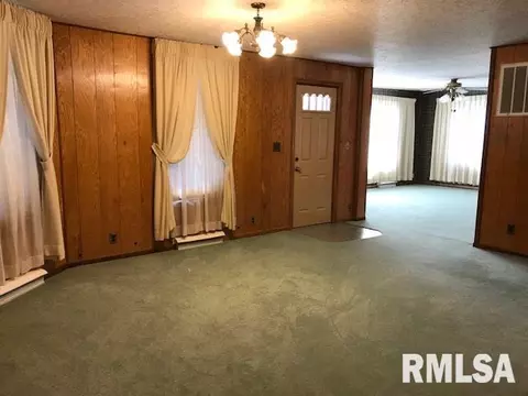 200 W Gilman, Secor, IL 61771 photo 6