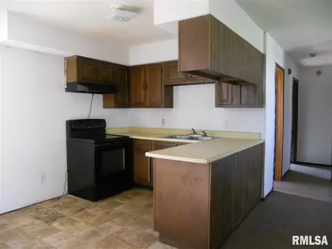 1613 E Murray St, Macomb, IL 61455 photo 4