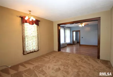 207 N 5th St, Dunlap, IL 61525 photo 8