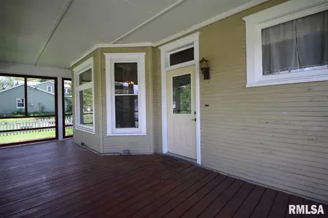 207 N 5th St, Dunlap, IL 61525 photo 3
