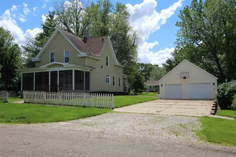 207 N 5th St, Dunlap, IL 61525 photo 1