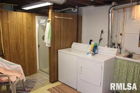 1094 E Ash, Canton, IL 61520 photo 25