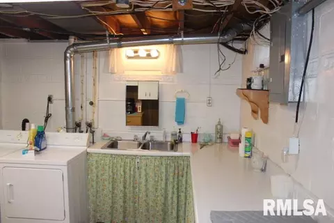1094 E Ash, Canton, IL 61520 photo 24