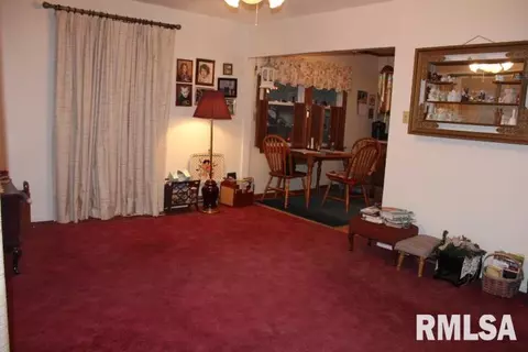 1094 E Ash, Canton, IL 61520 photo 4
