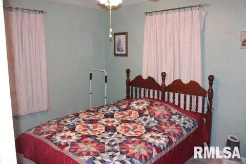 1094 E Ash, Canton, IL 61520 photo 6