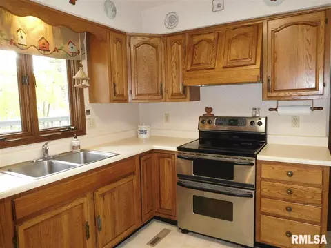 75 Waldheim Rd, Morton, IL 61550 photo 4