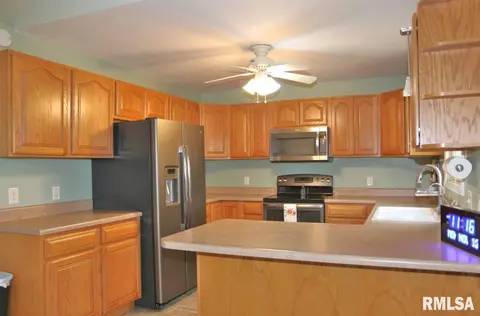 730 N 12th Ave, Canton, IL 61520 photo 11