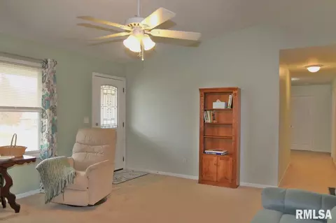 730 N 12th Ave, Canton, IL 61520 photo 3