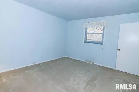 2004 Lighter St, Pekin, IL 61554 photo 18