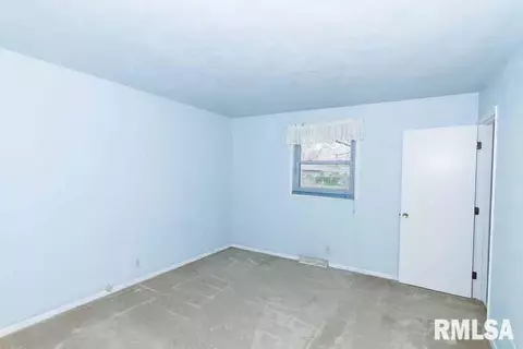 2004 Lighter St, Pekin, IL 61554 photo 17