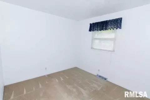 2004 Lighter St, Pekin, IL 61554 photo 22