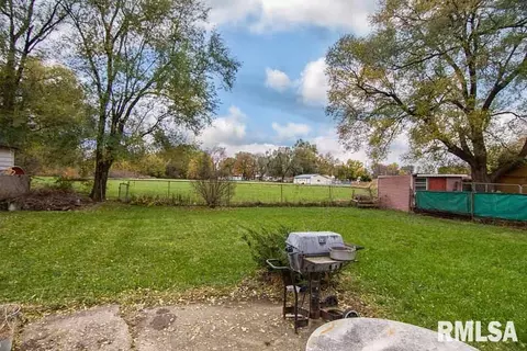 2004 Lighter St, Pekin, IL 61554 photo 35
