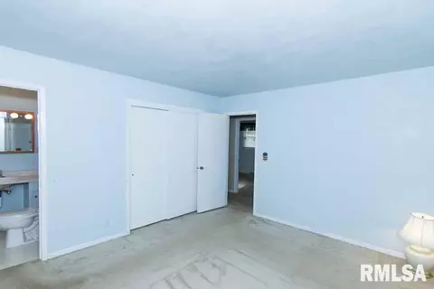 2004 Lighter St, Pekin, IL 61554 photo 5