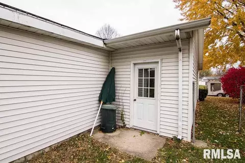 2004 Lighter St, Pekin, IL 61554 photo 29