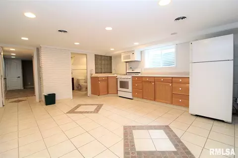 609 E Harrison St, Morton, IL 61550 photo 24