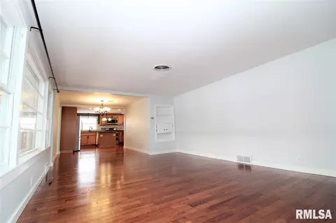 609 E Harrison St, Morton, IL 61550 photo 13
