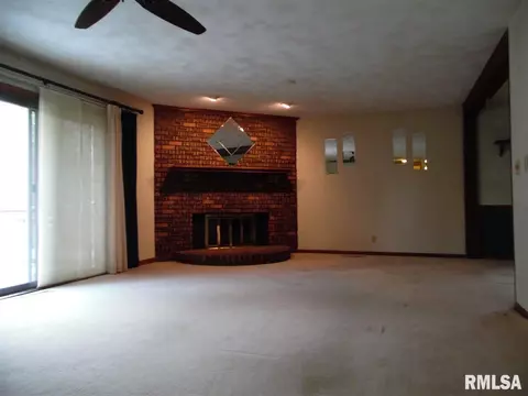 9528 W Excalibur Ct, Mapleton, IL 61547 photo 4