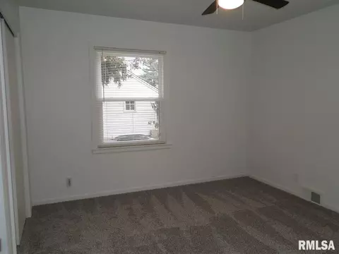 727 Memorial Dr, Macomb, IL 61455 photo 19