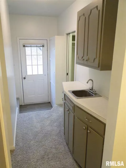727 Memorial Dr, Macomb, IL 61455 photo 20
