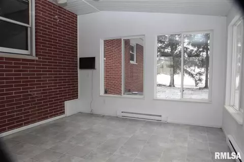 811 S Walnut St, Delavan, IL 61734 photo 27