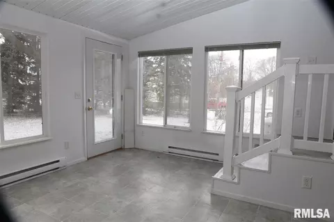 811 S Walnut St, Delavan, IL 61734 photo 25