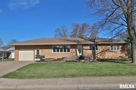 204 N 3rd St, Roanoke, IL 61561 photo 36