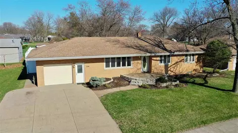 204 N 3rd St, Roanoke, IL 61561 photo 1