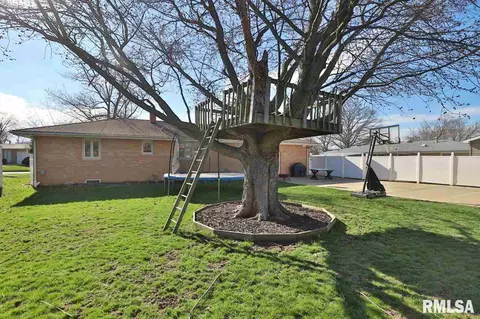 204 N 3rd St, Roanoke, IL 61561 photo 33