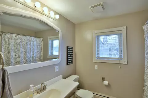 204 N 3rd St, Roanoke, IL 61561 photo 25