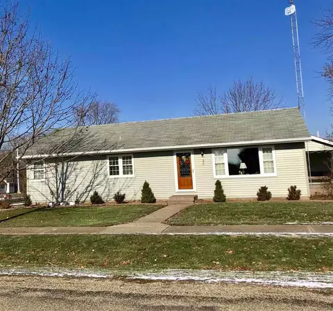 380 E Broadway St, Ipava, IL 61441 photo 1
